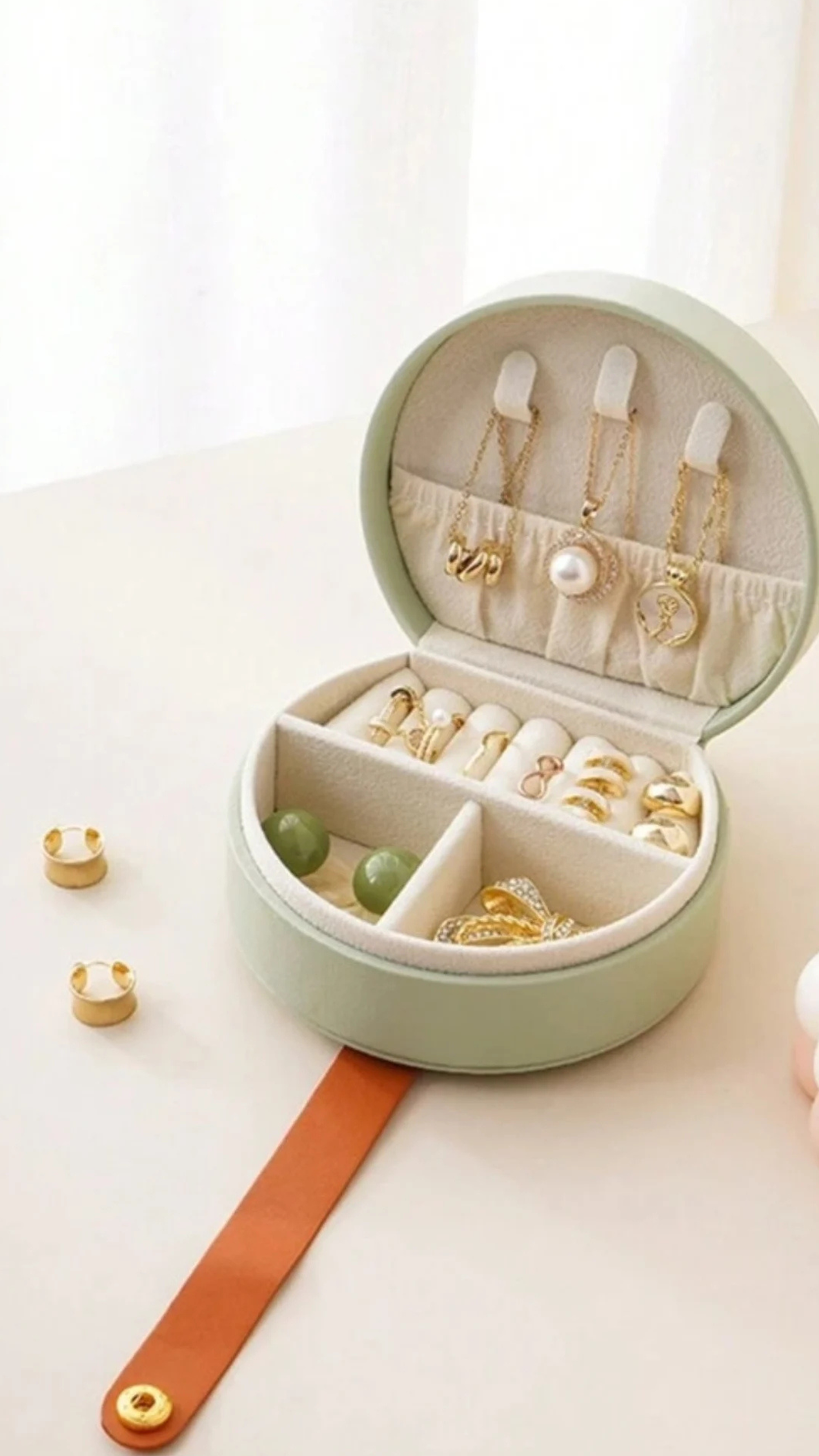 Mini Circular Travel Jewellery Case Compact Jewellery Storage Box: White