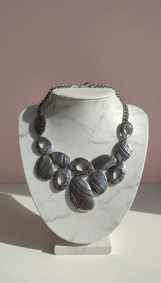 Abstract Silver Collar Necklace: Silver