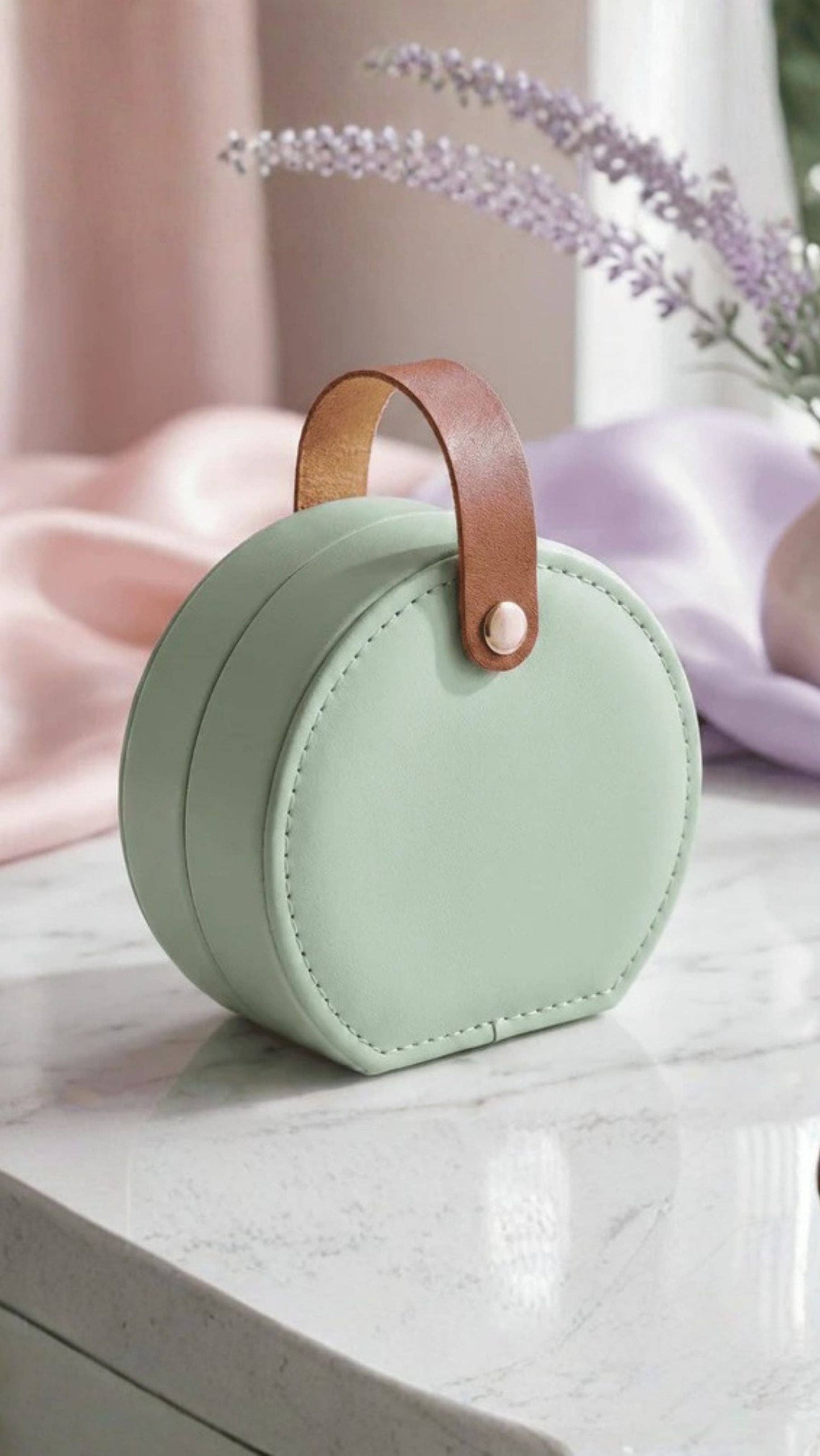 Mini Circular Travel Jewellery Case Compact Jewellery Storage Box: White